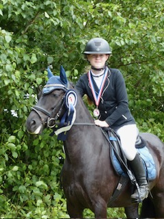 Sanne de Vries met Heart FK reserve kampioen.jpg (71 KB)